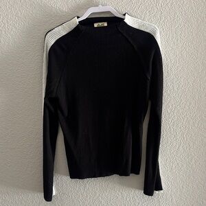 Maplesage Black and White Women's sweater